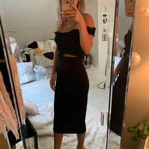 Black midi skirt